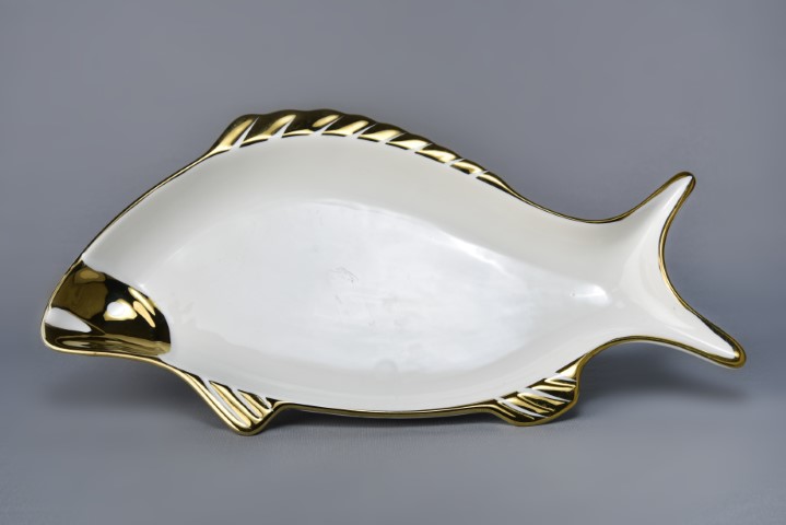 Ceramic fish shaped serving dish golden - k3452 1 Ceramic fish shaped serving dish golden - k3452
